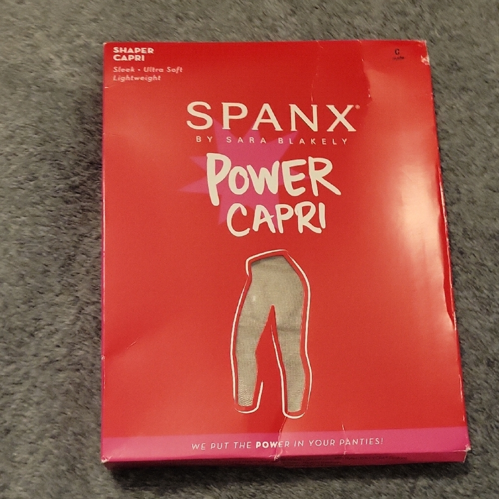 Spanx Power Capri - Red Packaging